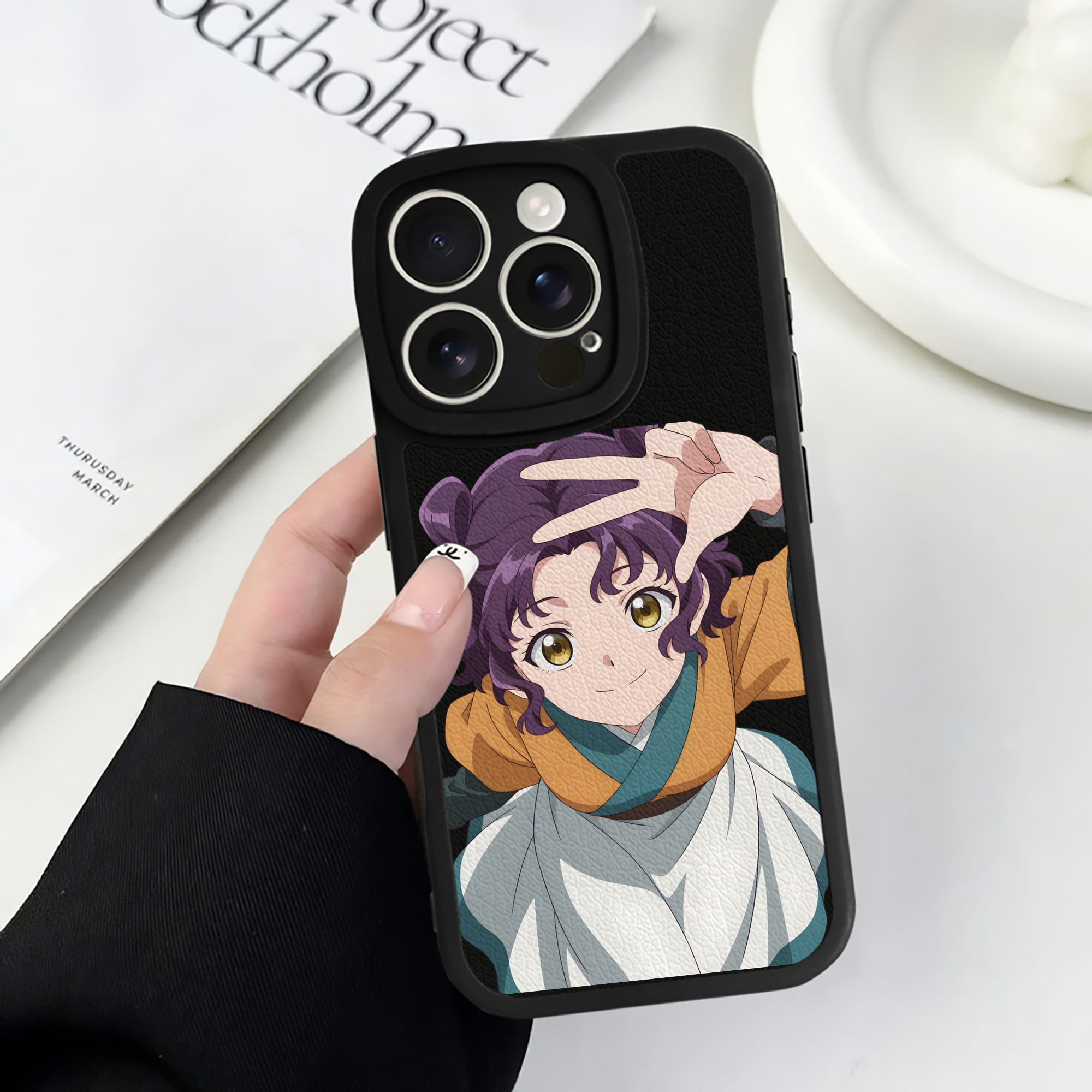 薬屋のひとりごと The Apothecary Diaries 【iPhone 16シリーズ対応】シリコンスマホケース（レザー調） 材質：シリコン